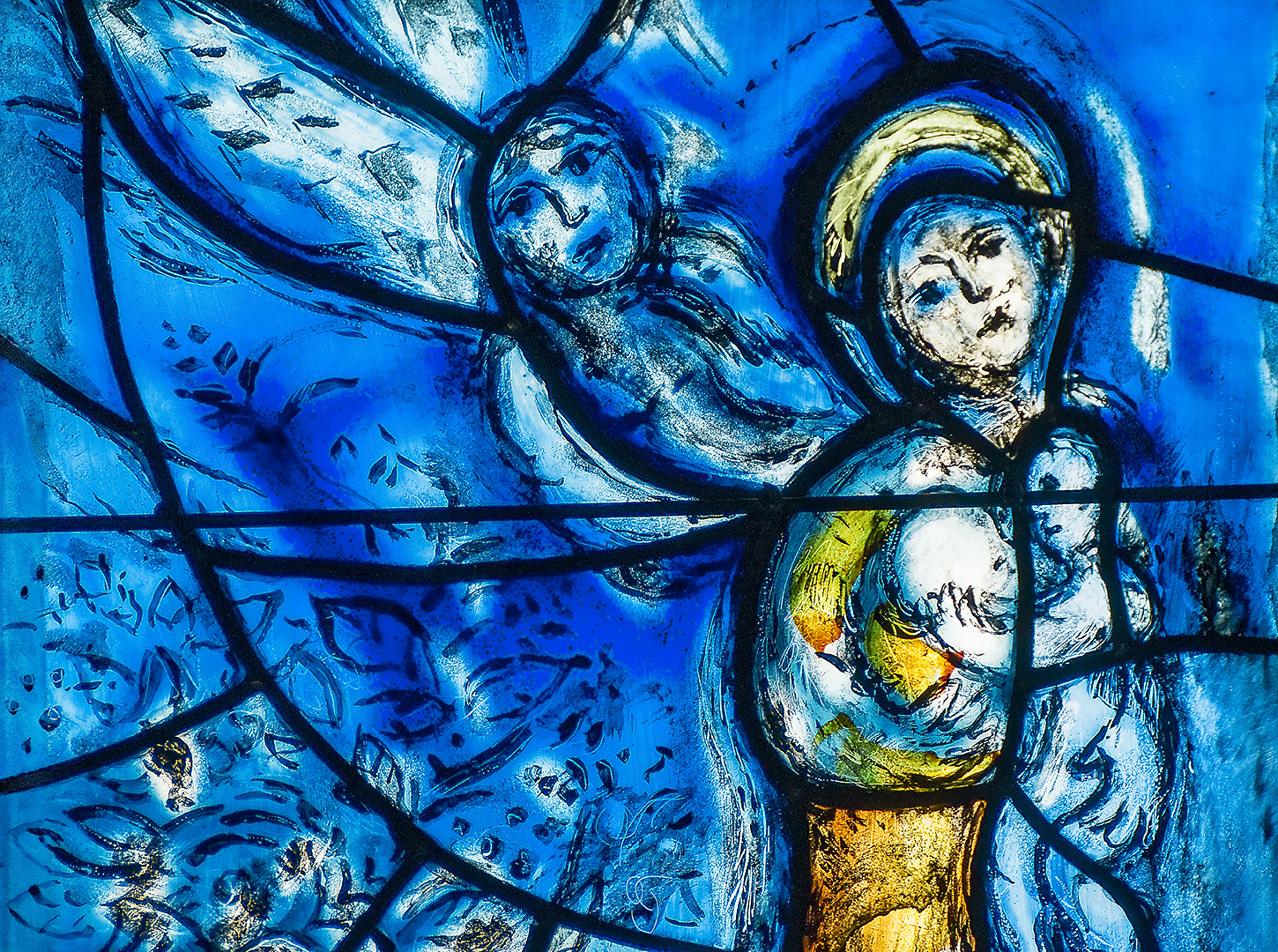 Marc Chagall: Maria mit dem Kind - Ausschnitt aus dem Fenster "Gott ist die Liebe - der Gottesknecht Christus".