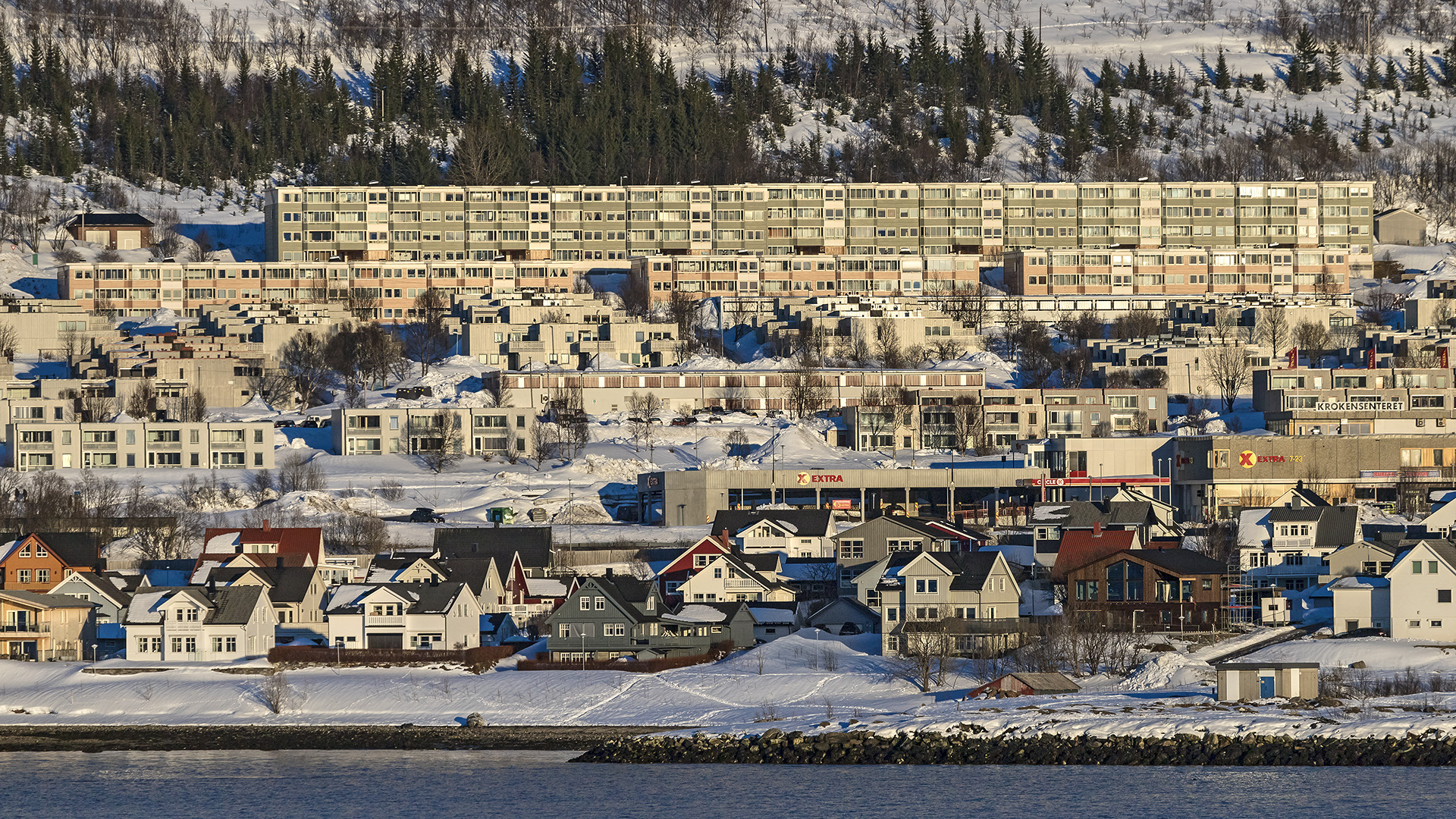 Moderne Wohnsilos in Tromsö.