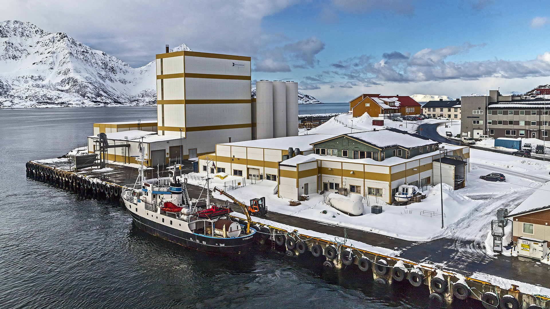Im Hafen von Oksfjord.