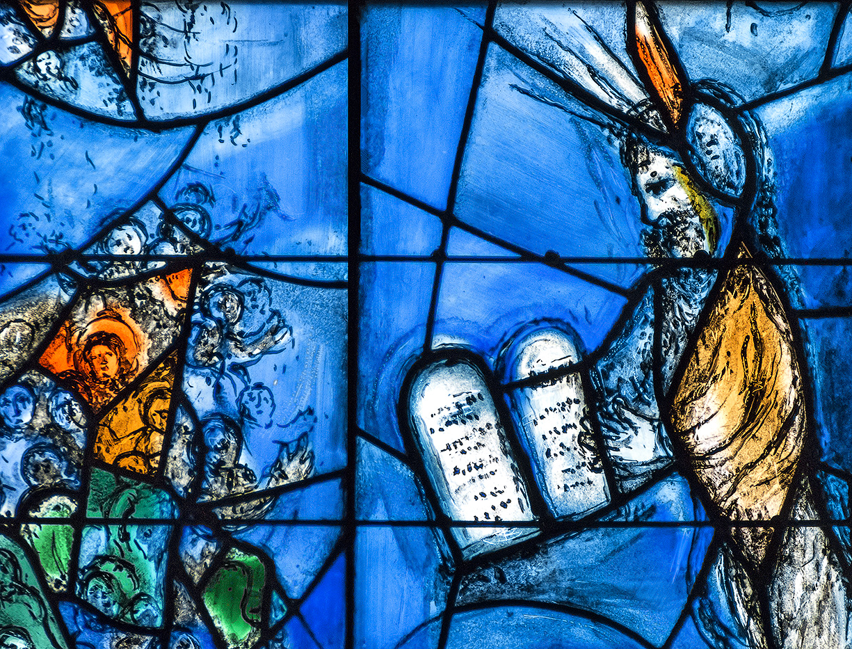 Marc Chagall: Moses mit den Gesetzestafeln am Berg Sinai.