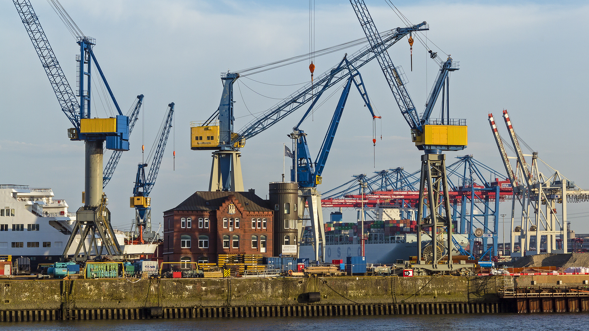 Containerhafen Hamburg.