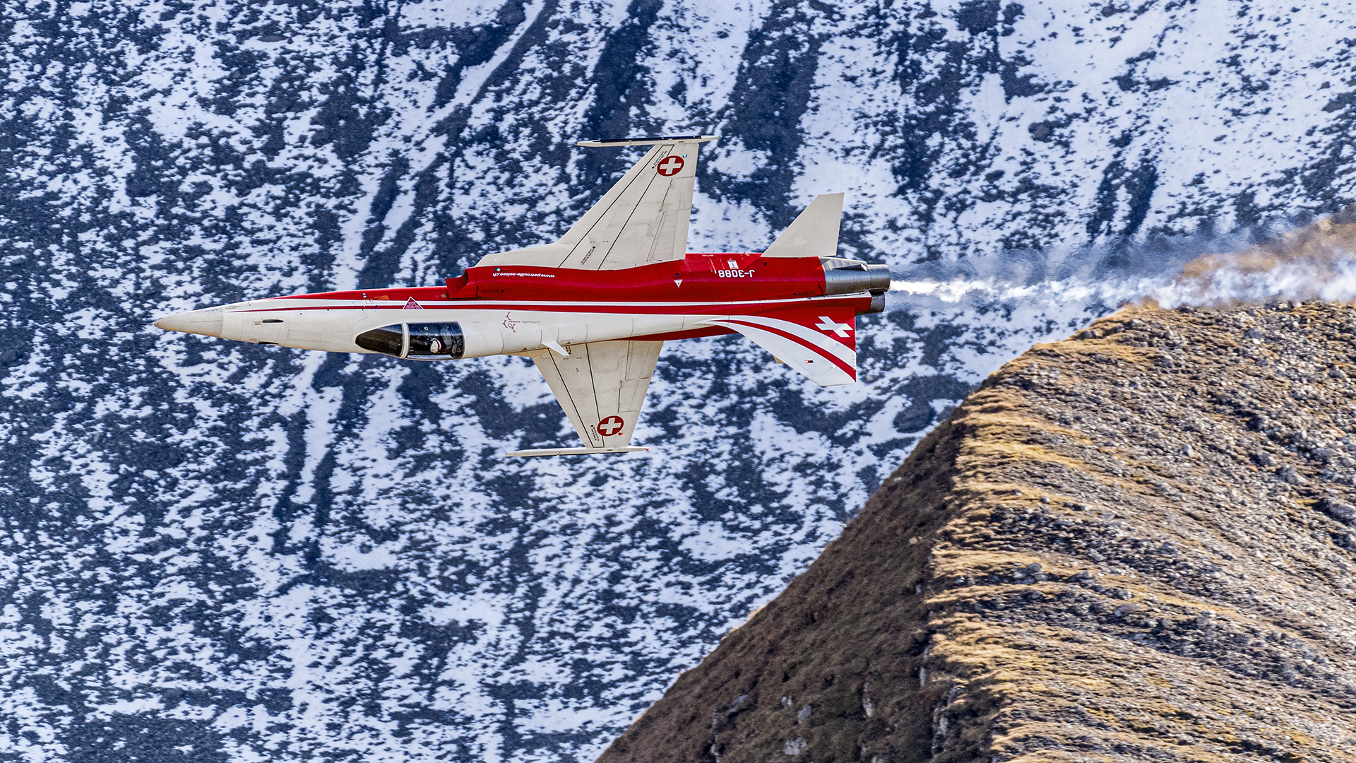 Escadrille de vol acrobatique, formation, show aérien, démonstration aérienne, montagnes, Tiger F-5E Northrop