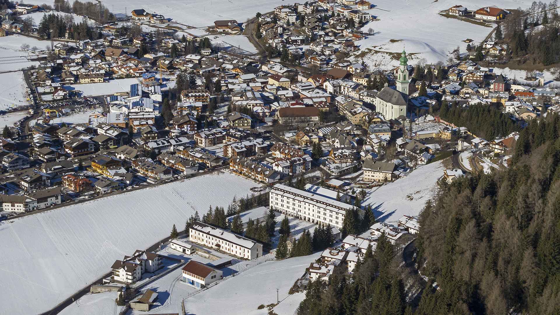 Toblach mit der schönsten Barockkirche des Pustertales.
