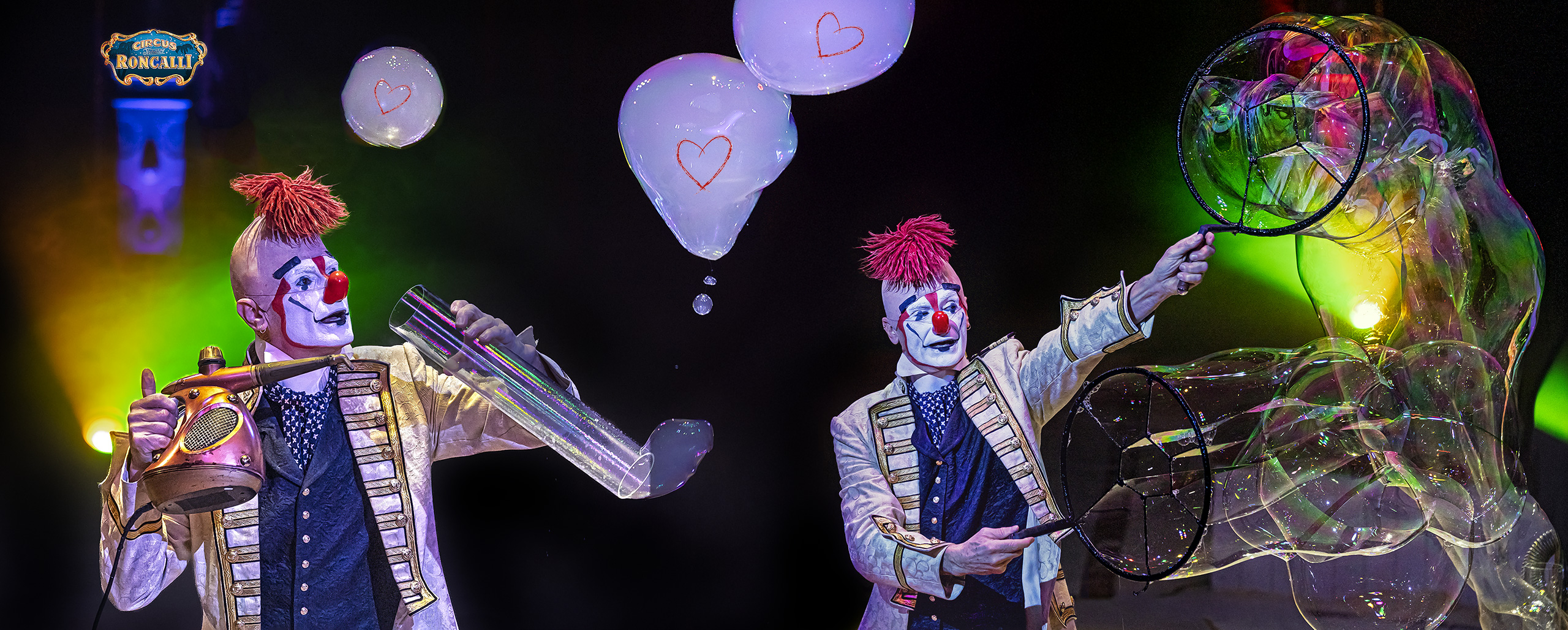 PAOLO CARILLON & NOX mit dem Steampunk-Mobil (Roncalli 2022).