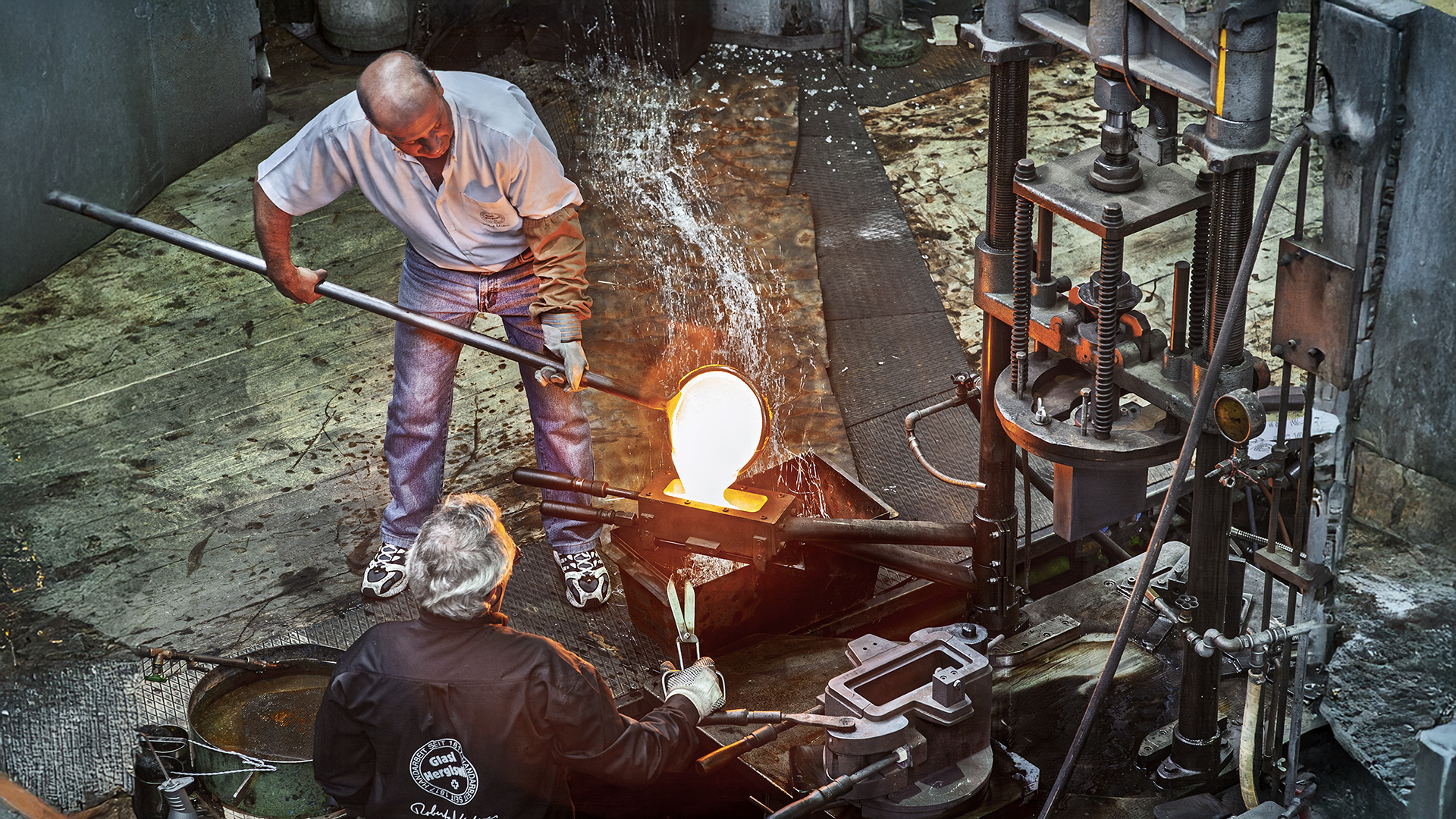 Glasbläser in der GLASI Hergiswil.