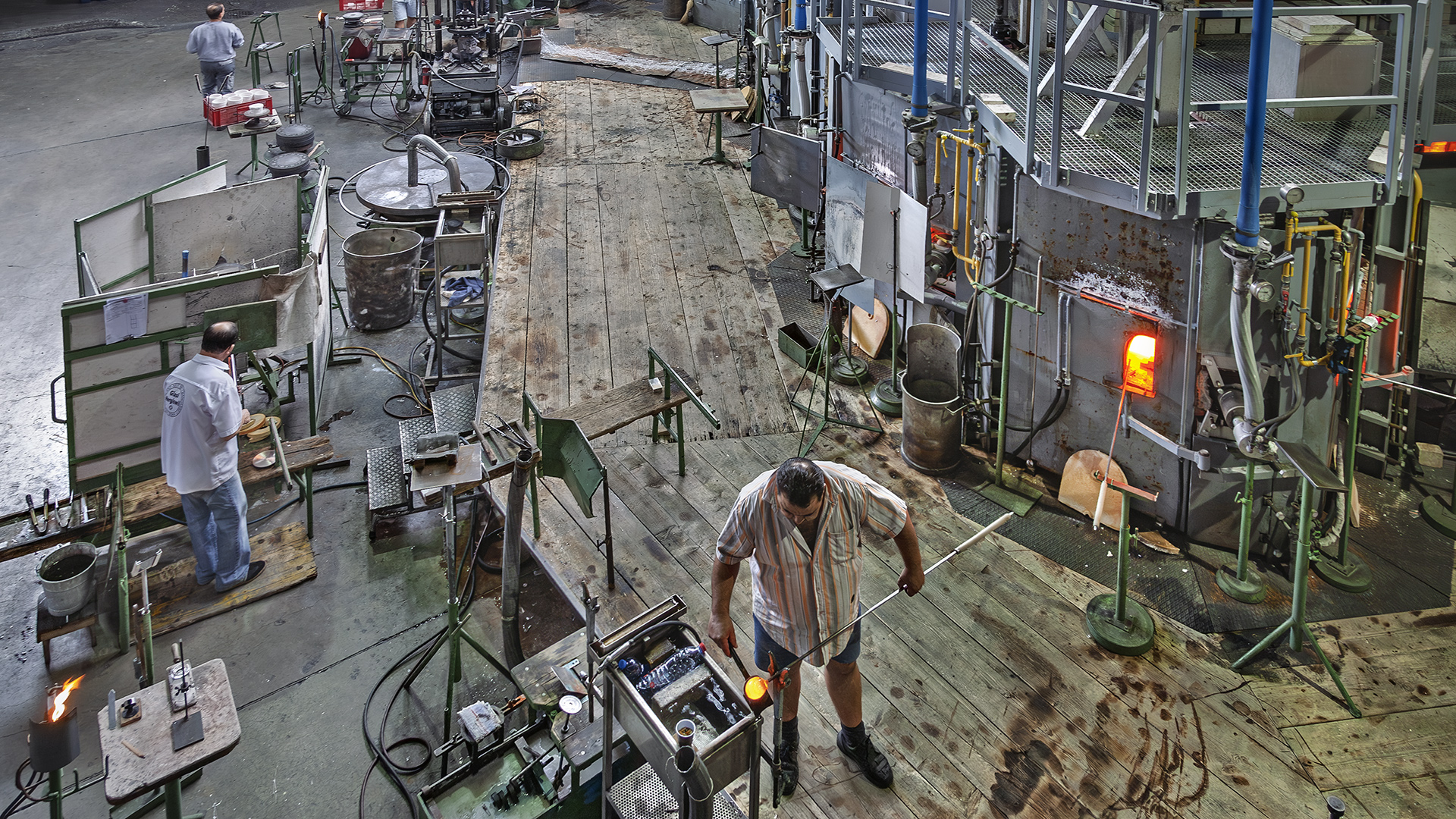 Glasbläser in der GLASI Hergiswil.