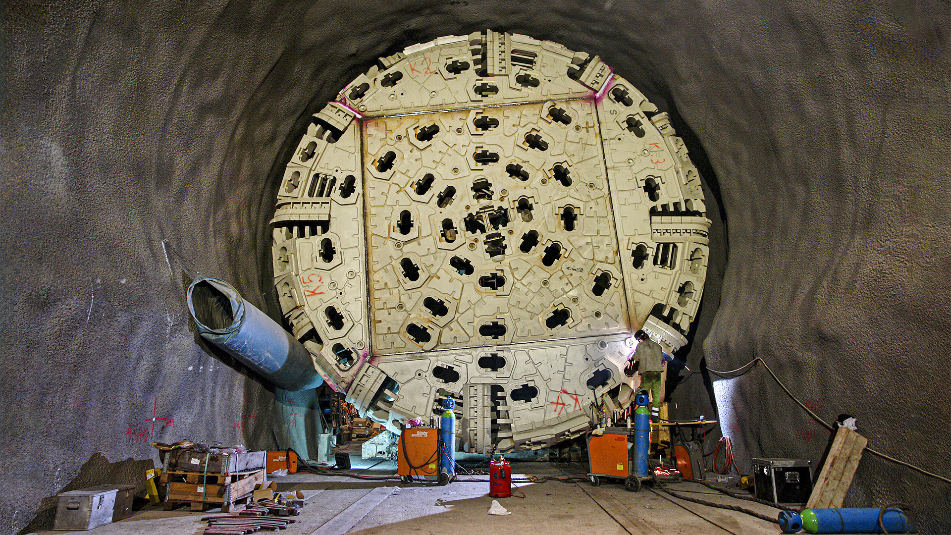 Gotthard-Basistunnel, Faido, Weströhre, Revision TBM Bohrkopf C: AlpTransit Gotthard AG, Luzern.