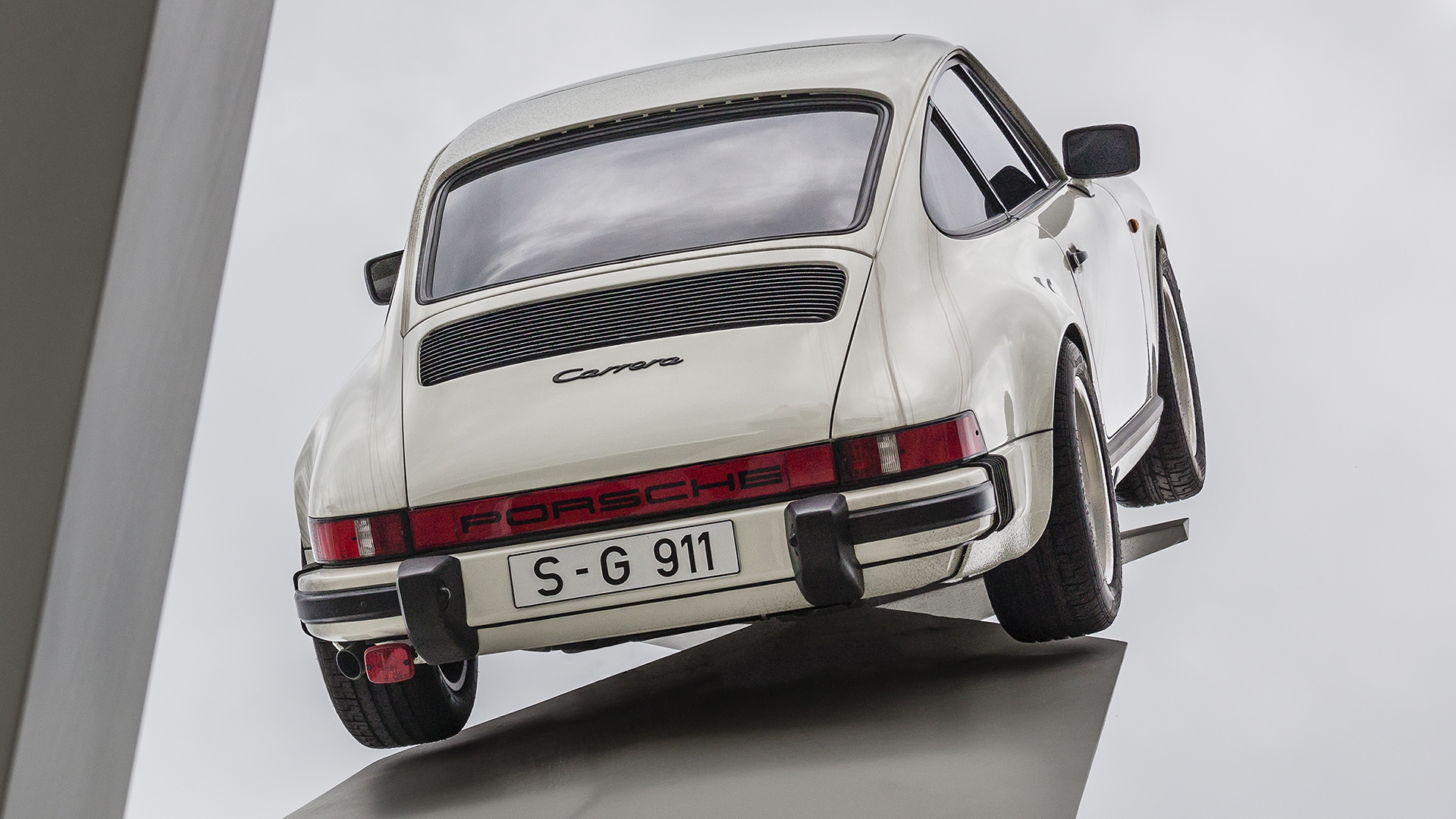 PORSCHE Carrera 911 - Der unsterbliche Klassiker in immer neuen Variationen.