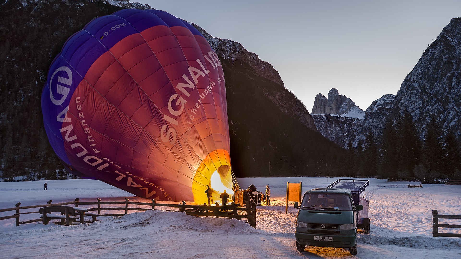 Ballonfahrt mit Günther Binder und Jens Klähn zum Sonnenaufgang über den Drei Zinnen.