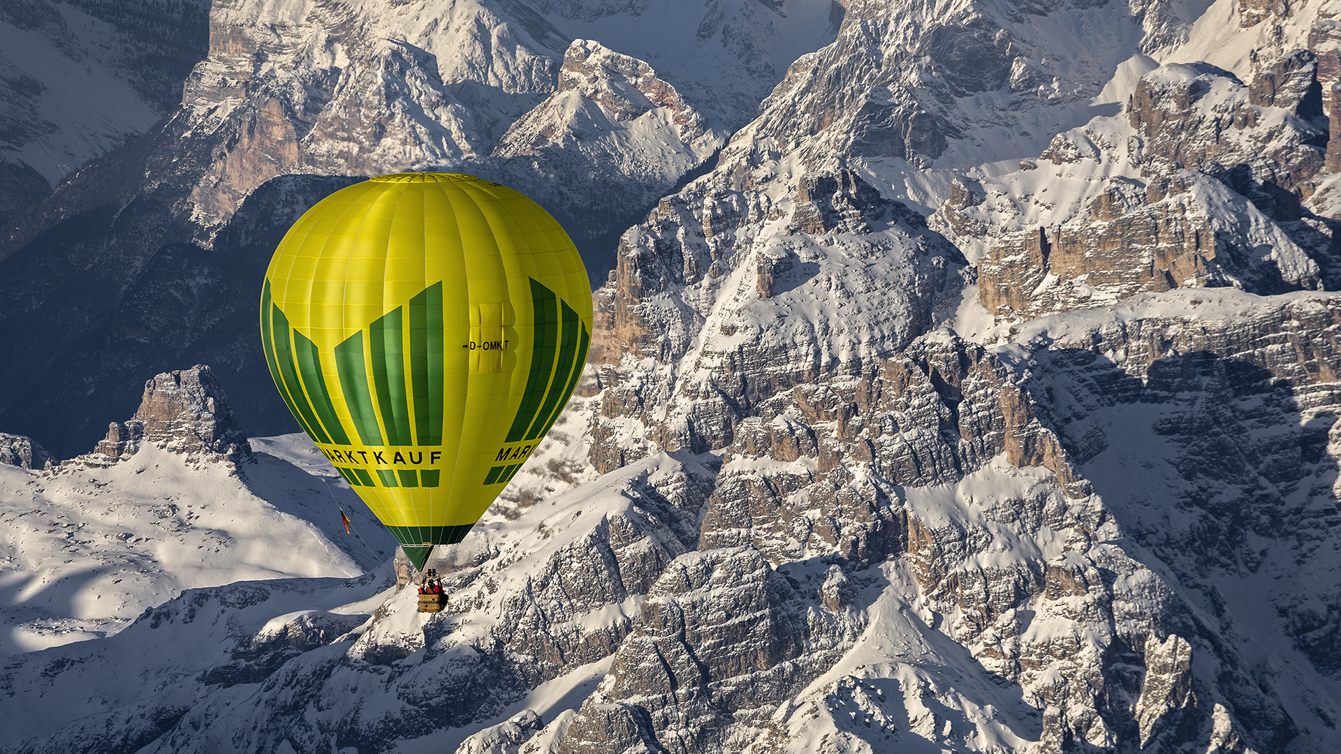Marktkauf-Pilot Jens Klähn (Würzburg) über den Sextener Dolomiten.