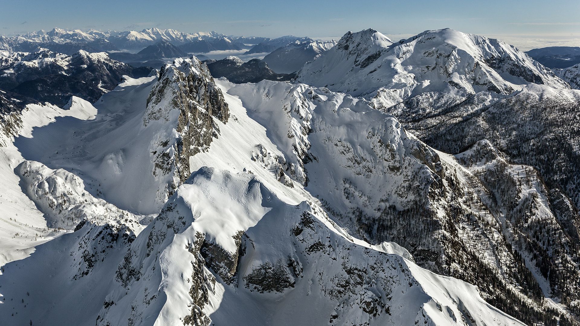 Unterwegs von Toblach Richtung Aviano vorbei an den Bergen des Parco Regionale delle Dolimiti.