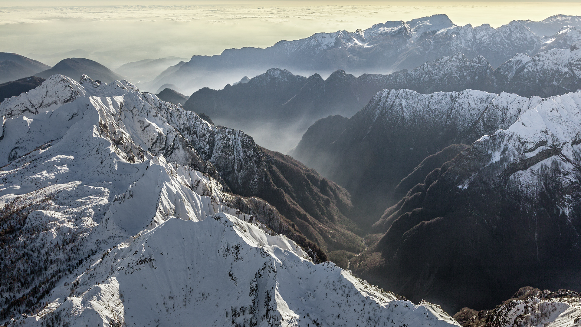 Alpensüdseite, Übergang zur oberitalienischen Tiefebene (Nebelmeer).