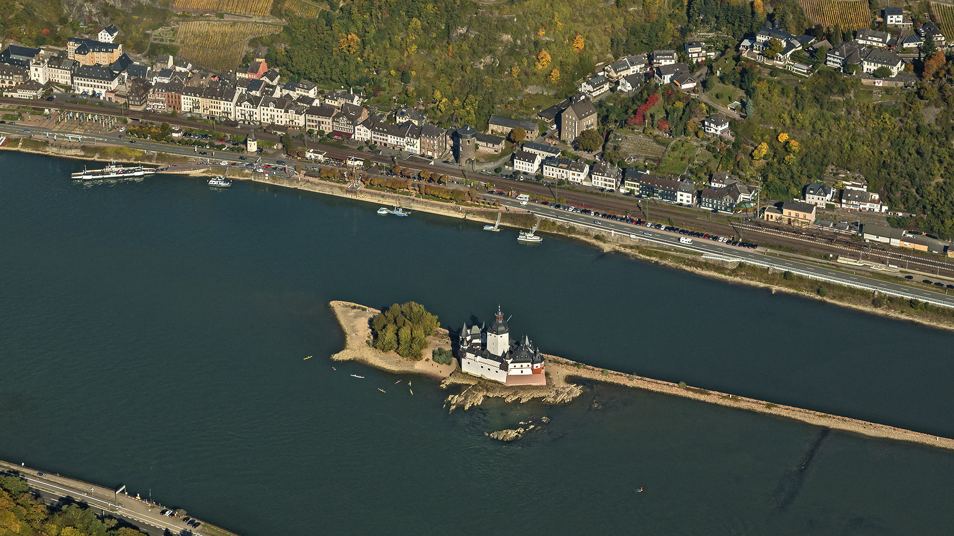Kaub mit der Rhein-Burg Pfalzgrafenstein.