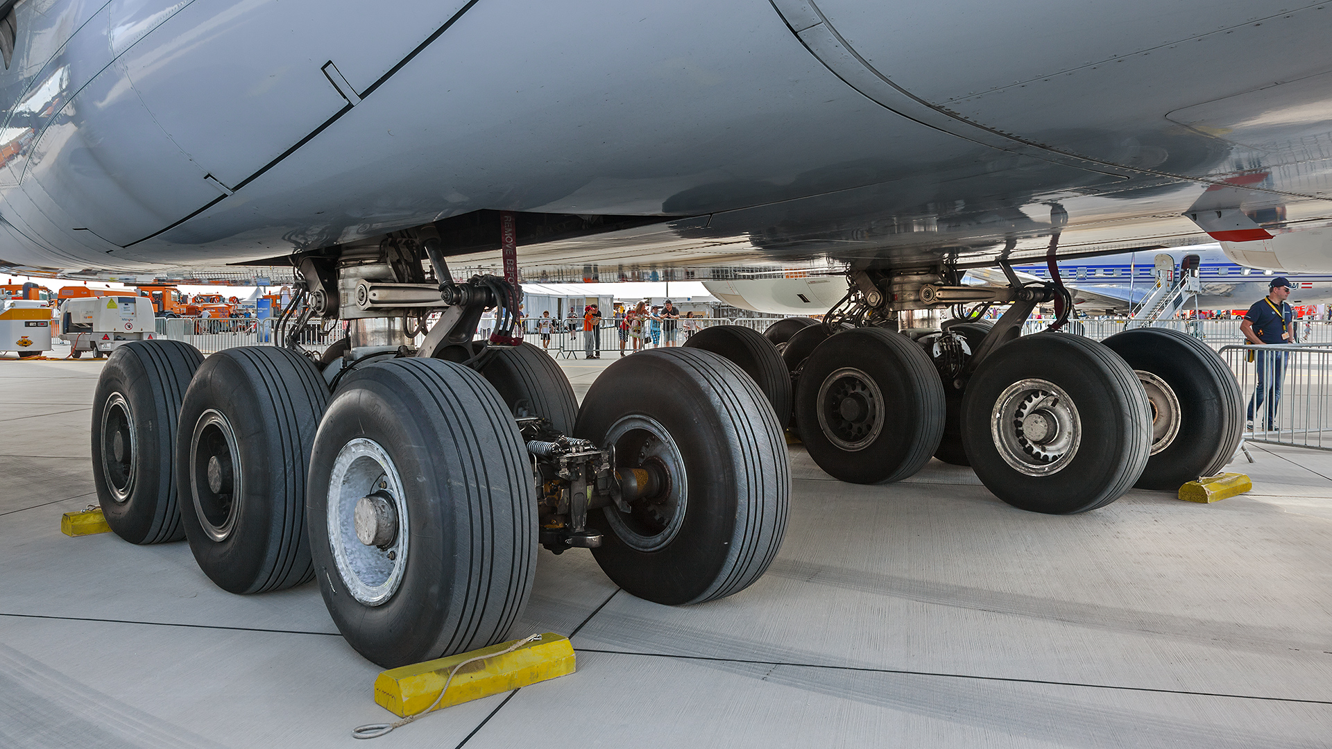 Tag der Luftfahrt am Frankfurter Flughafen (2017): Fahrwerk eines A 380.
