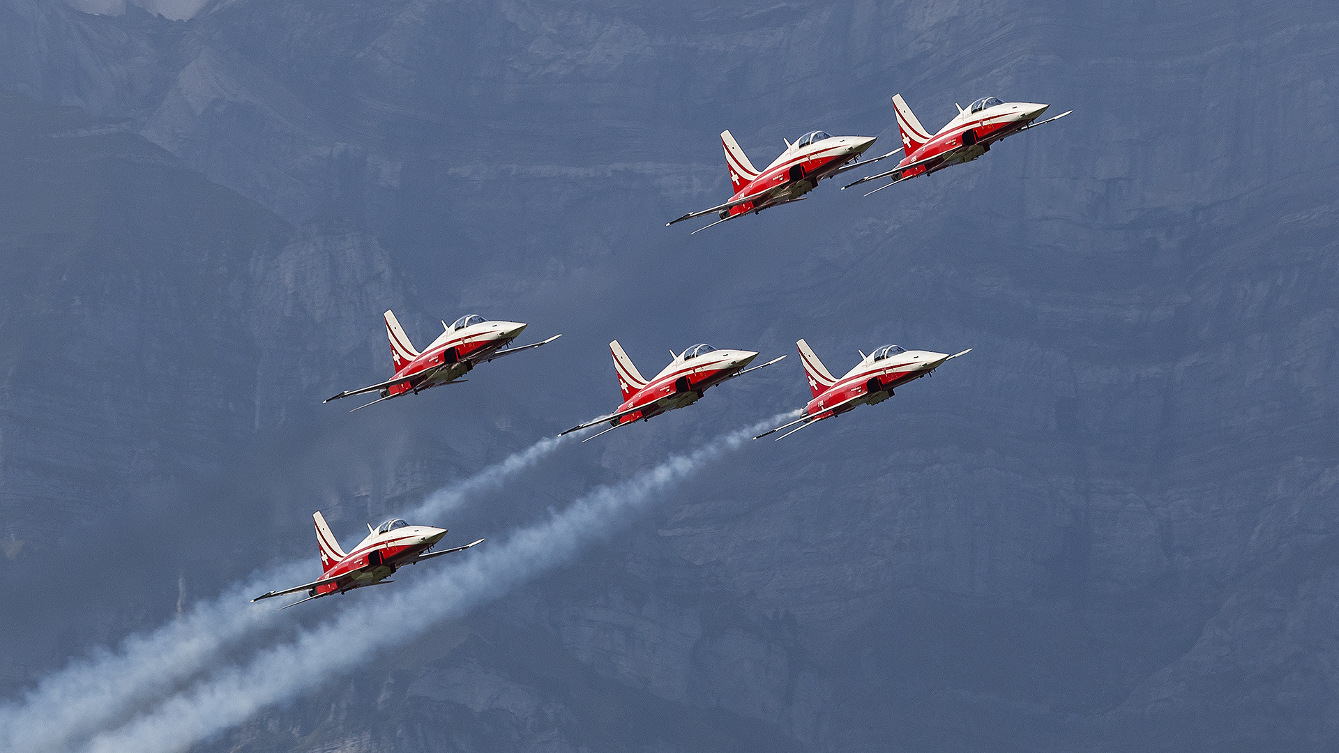 Patrouille Swiss, Training in Mollis.