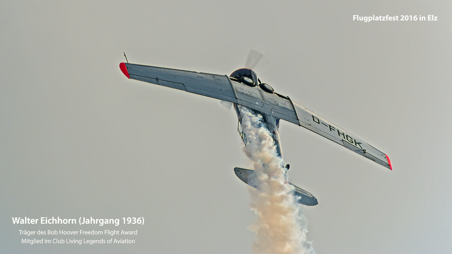 Flugplatzfest in Elz 2016 - Walter Eichhorn auf seiner AT6.