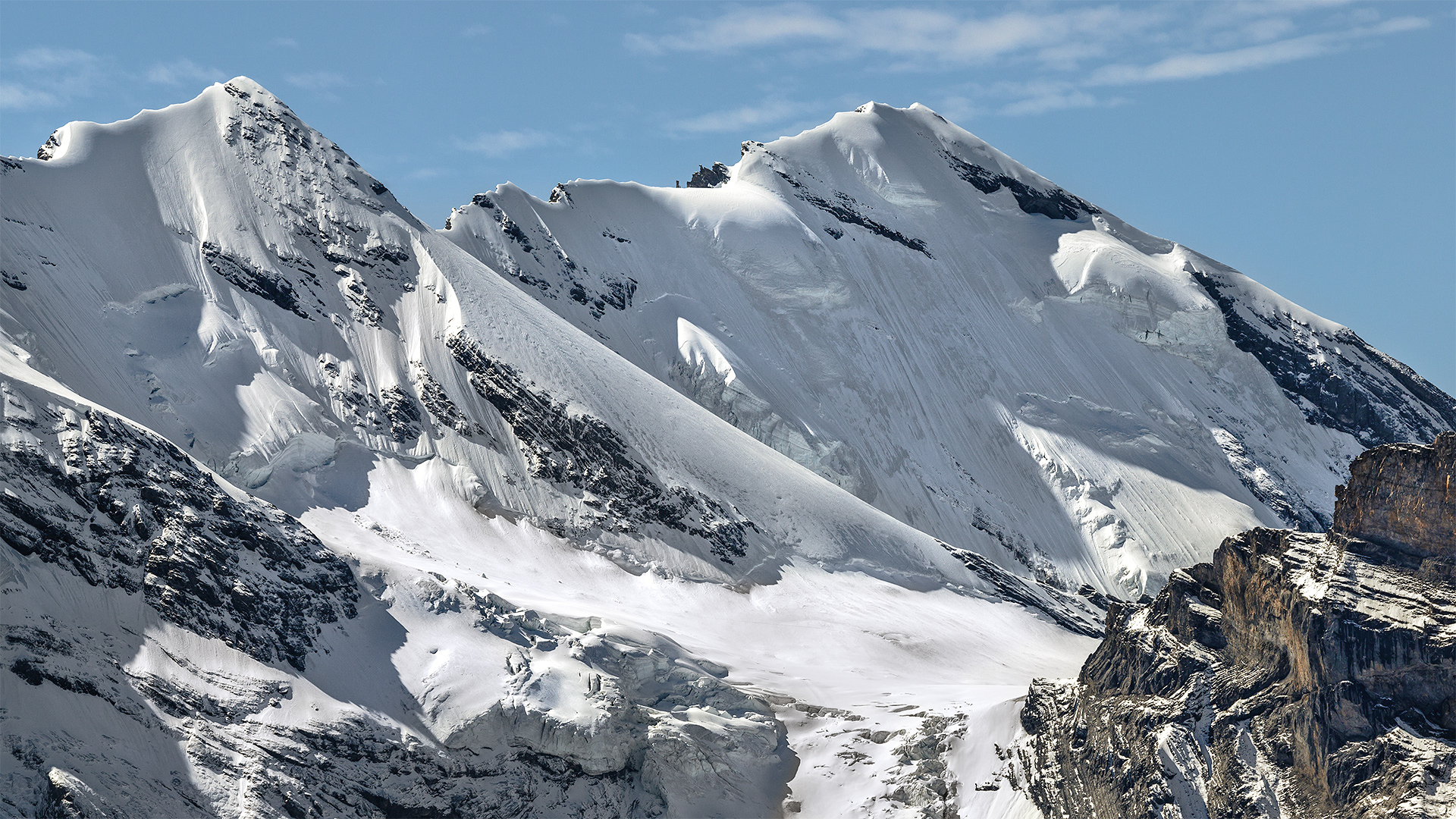 Whyssi Frau und Blümlisalphorn (3.661m)