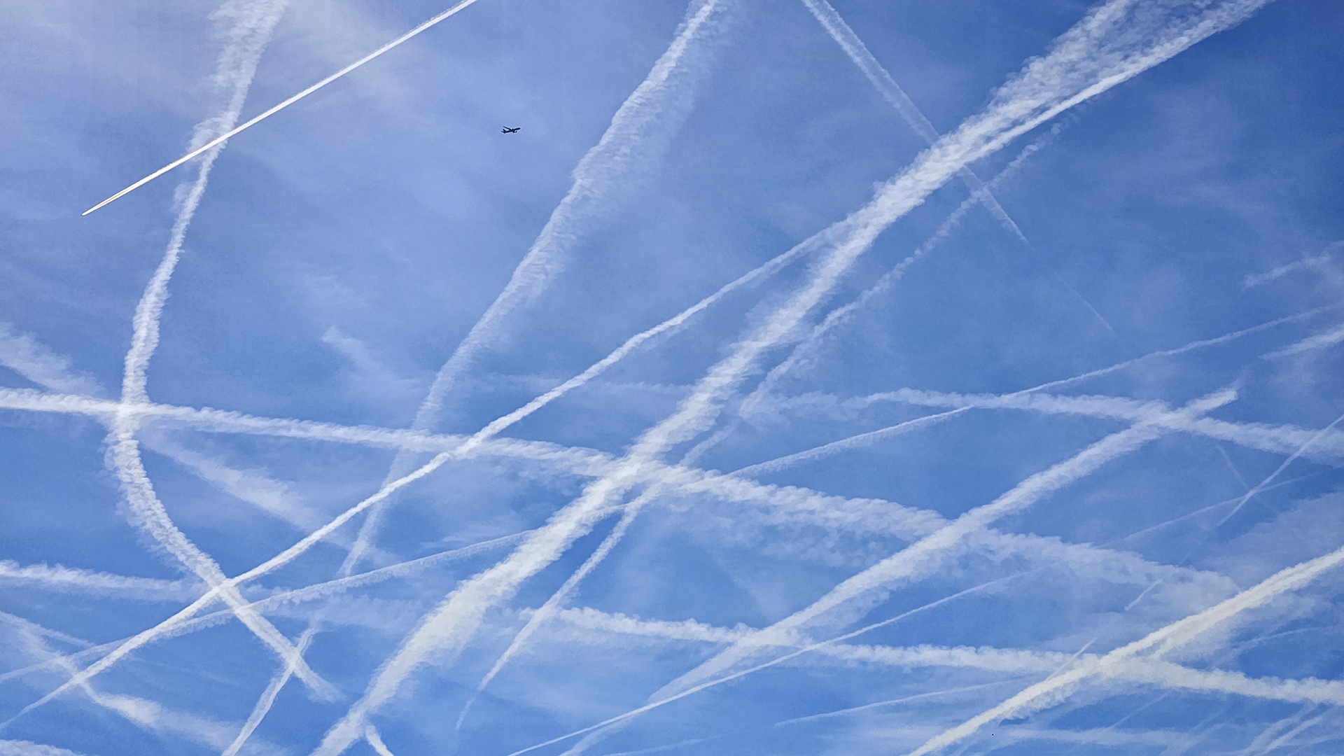 Flugbewegungen über dem Himmel von Bad Homburg am 23.05.2023.