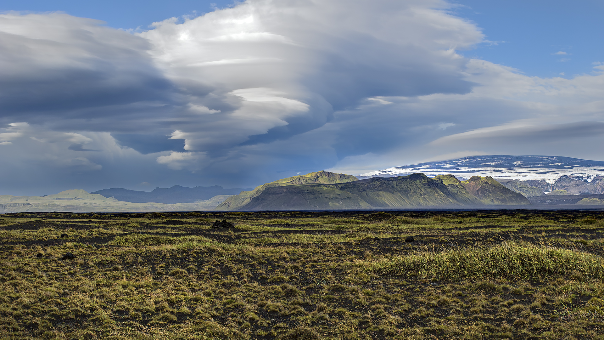 Island (2010), Südküste, Ringstraße. Extremwetter am Eyjafjallajökull.