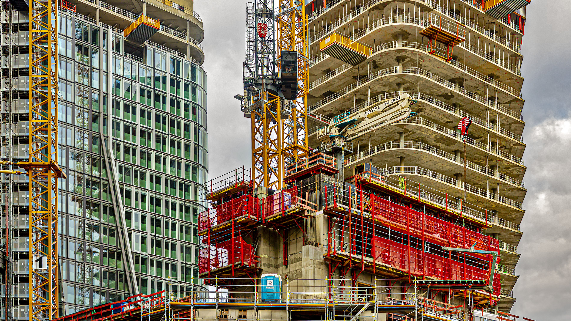 Frankfurt am Main, Bankenviertel, Errichtung neuer Hochhaustürme.