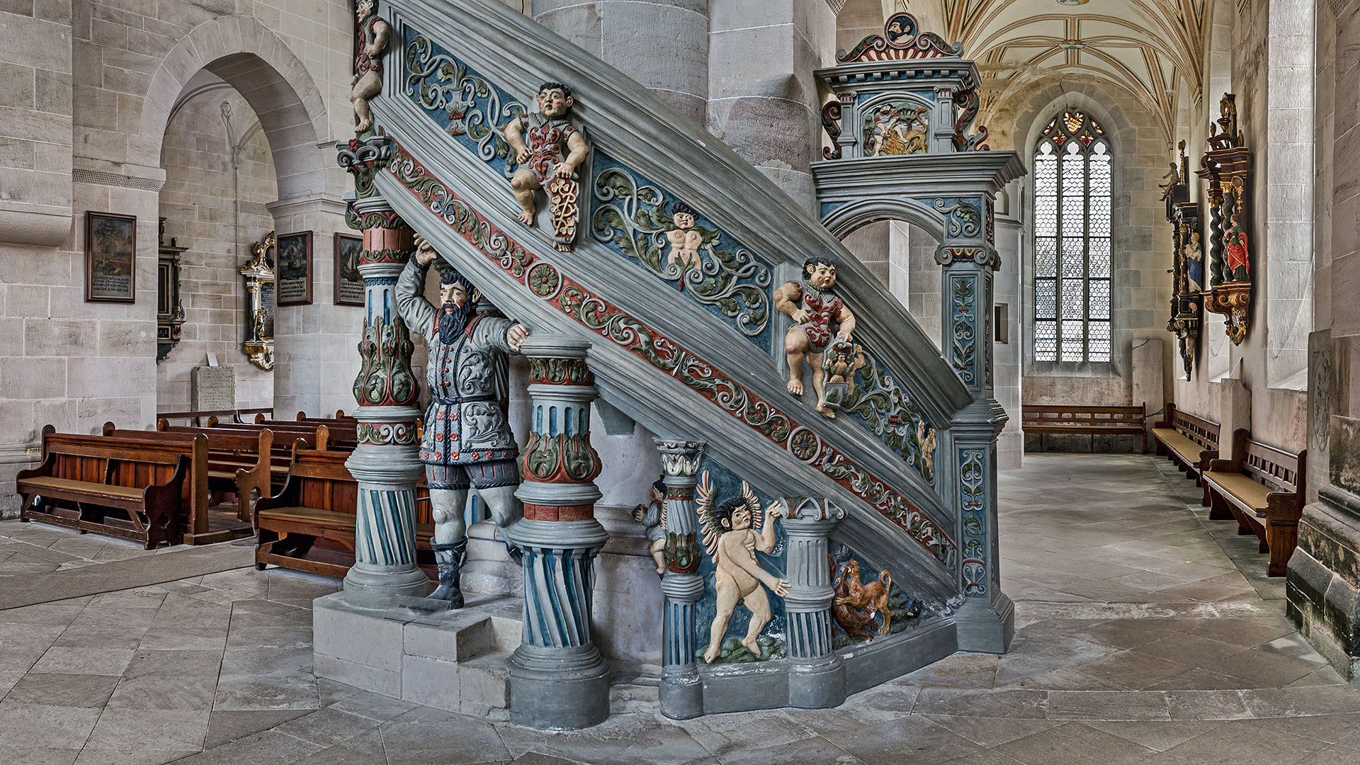 Klosterkirche Bebenhausen: Verzierungen an der Großen Kanzel.