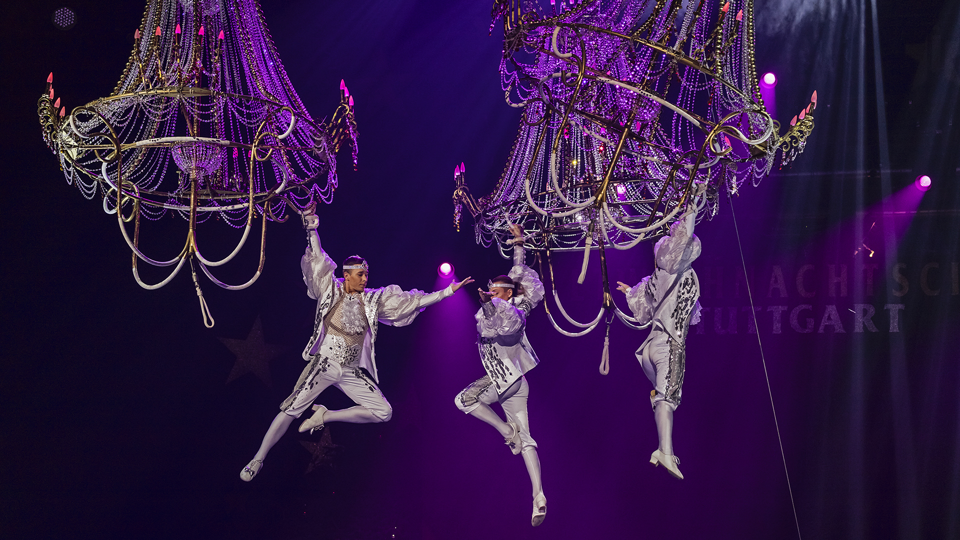 26. WELTWEIHNACHTSCIRCUS STUTTGART 2018. Aus THE WHITE BLOCK von Gia Eradze, Royal Circus, Moskau.