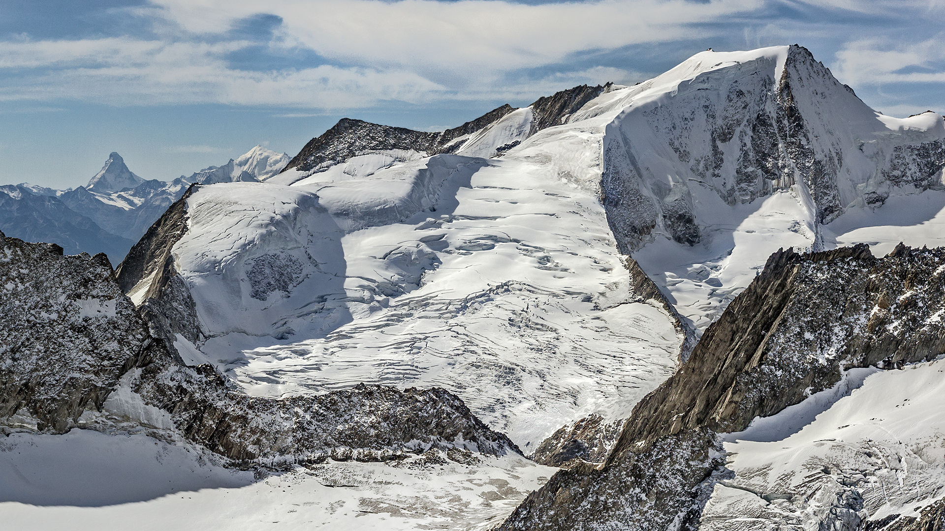 Groß-Wannenhorn, im HG  Matterhorn und Walliser Weißhorn.