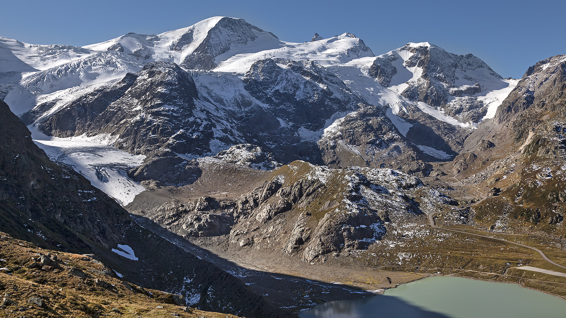 Blick von der Sustenstraße in Richtung Steingletscher und Gwächtenhorn (2014).