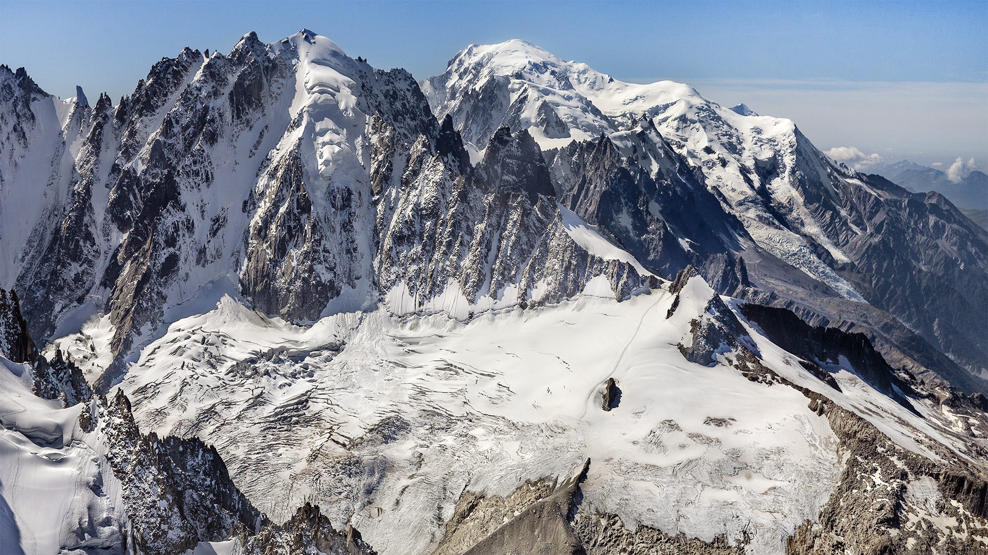 Aiguille Vertes et Mont Blanc.