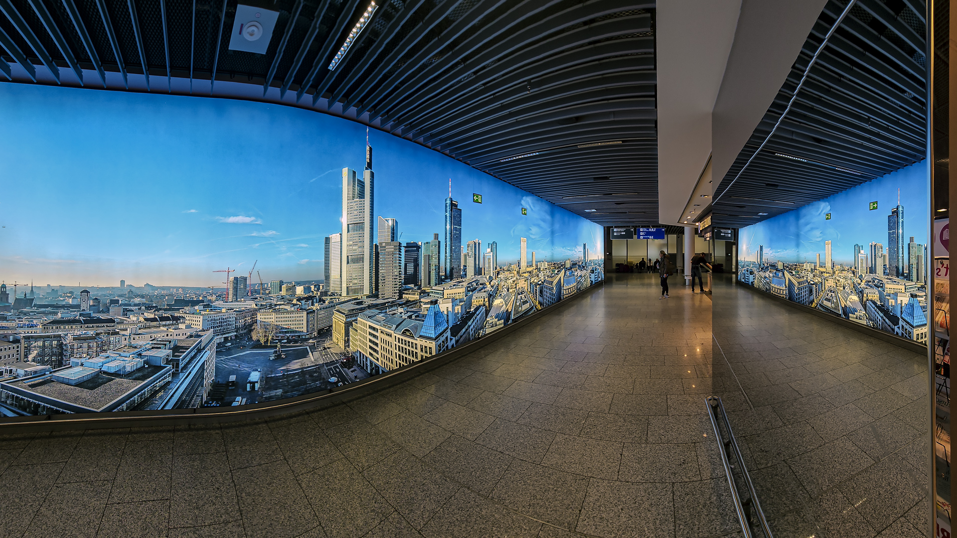 Passage in Terminal 1, Frankfurt am Main, Flughafen.
